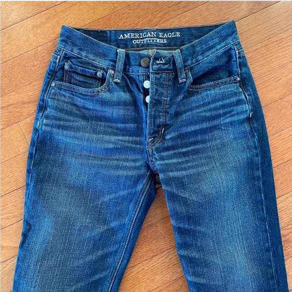 American Eagle Vintage Hi Rise Button Fly Jeans - Picture 4 of 6